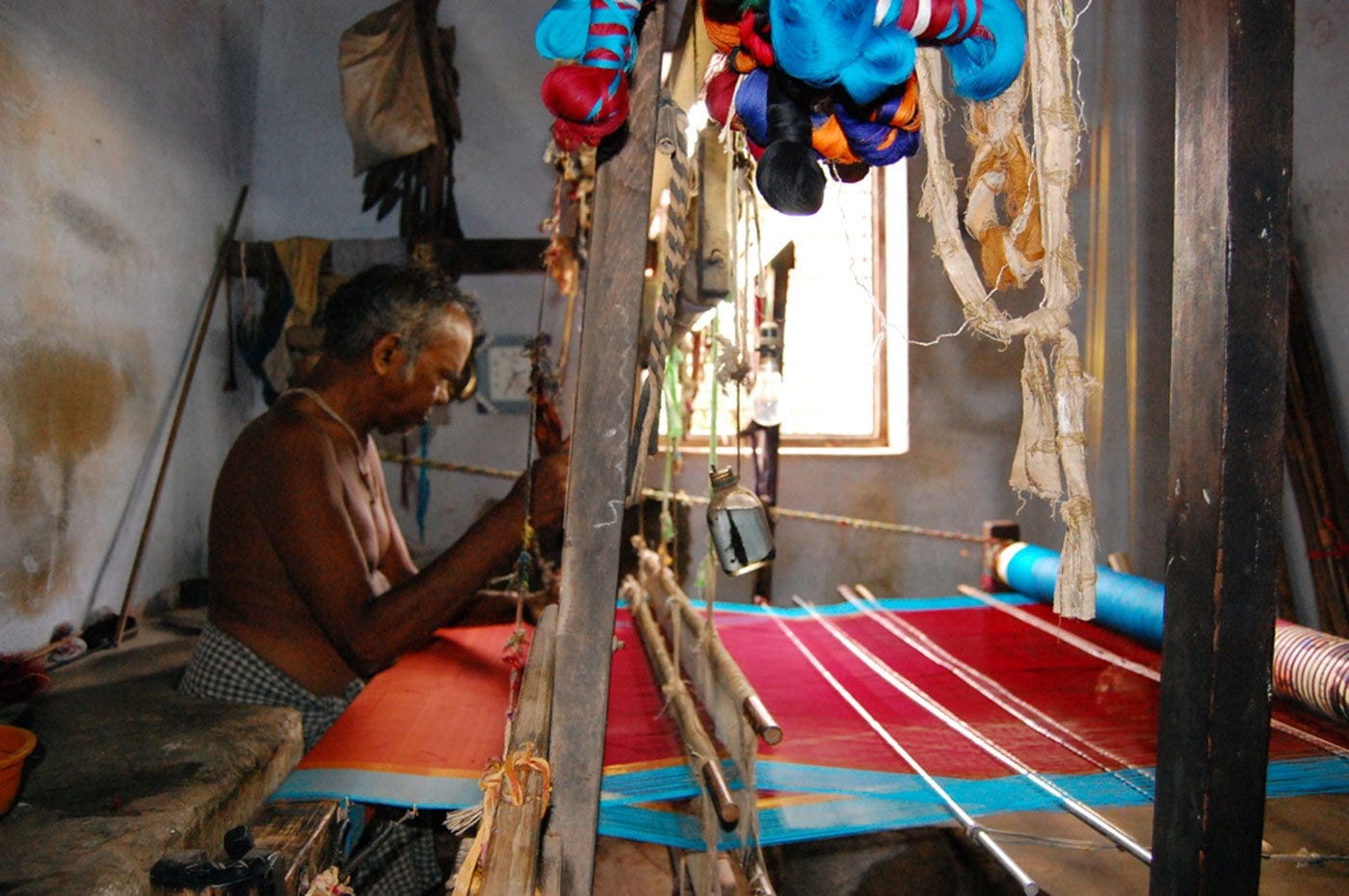 Tamil Nadu powerloom weavers urge action on QCO impact on viscose yarn